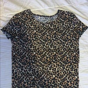 a XS American Eagle cute shirt/ crop